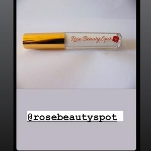 Great eyelash glue gentle on skin tweesers